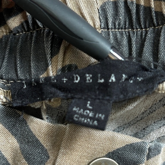 Jane and Delancey Black Tan Patterned Wide-Leg Pants Size Large - Picture 3 of 7